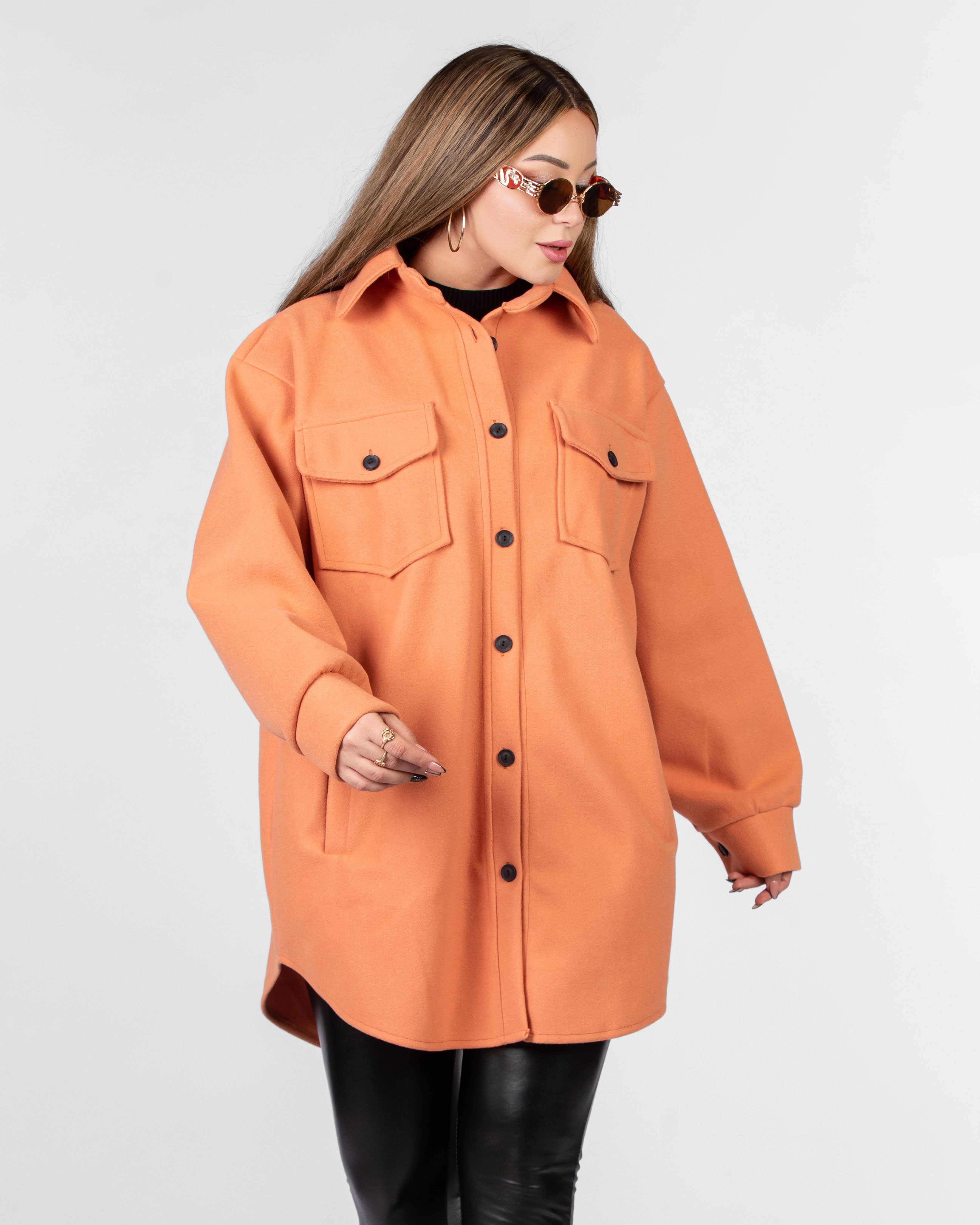 Buttoned wool shirt women
