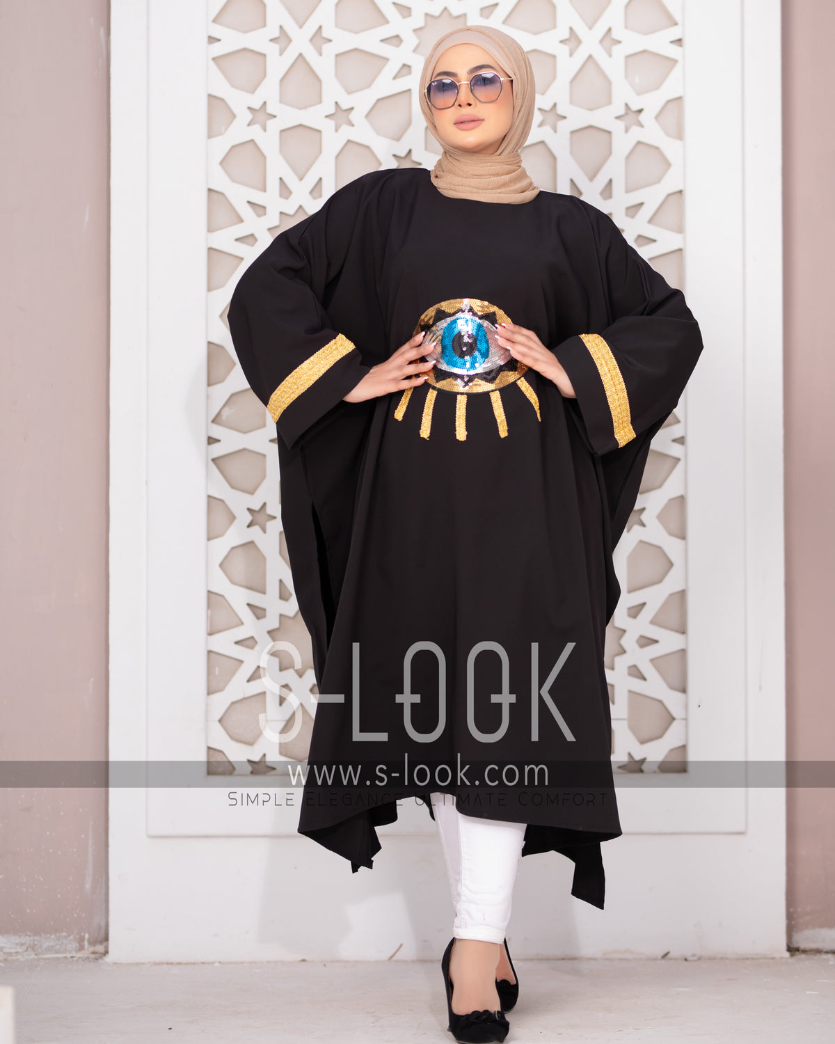 Dress with Oriental embroidery